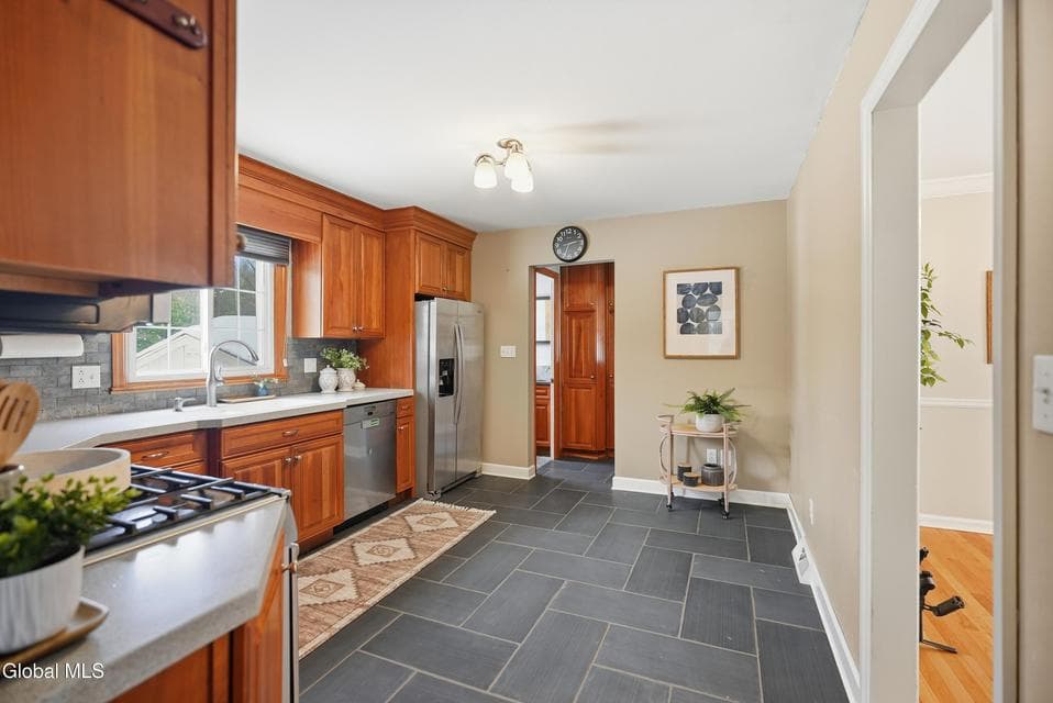 32 Brookwood Drive, photo 2