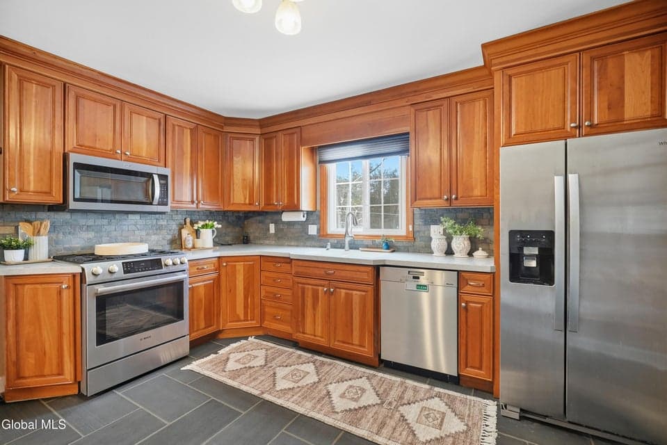 32 Brookwood Drive, photo 3