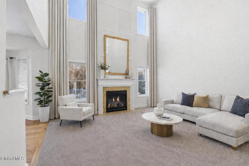 256 N Alandale Avenue, photo 3
