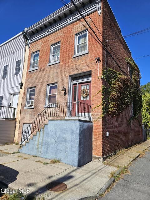 35 Jefferson Street, Troy, NY, photo 1