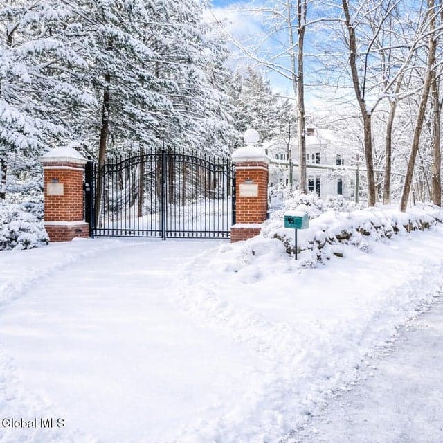 45 Locust Street, photo 2