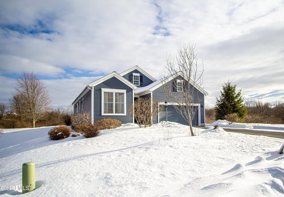 9 New Heron Drive, Halfmoon, NY, photo 1