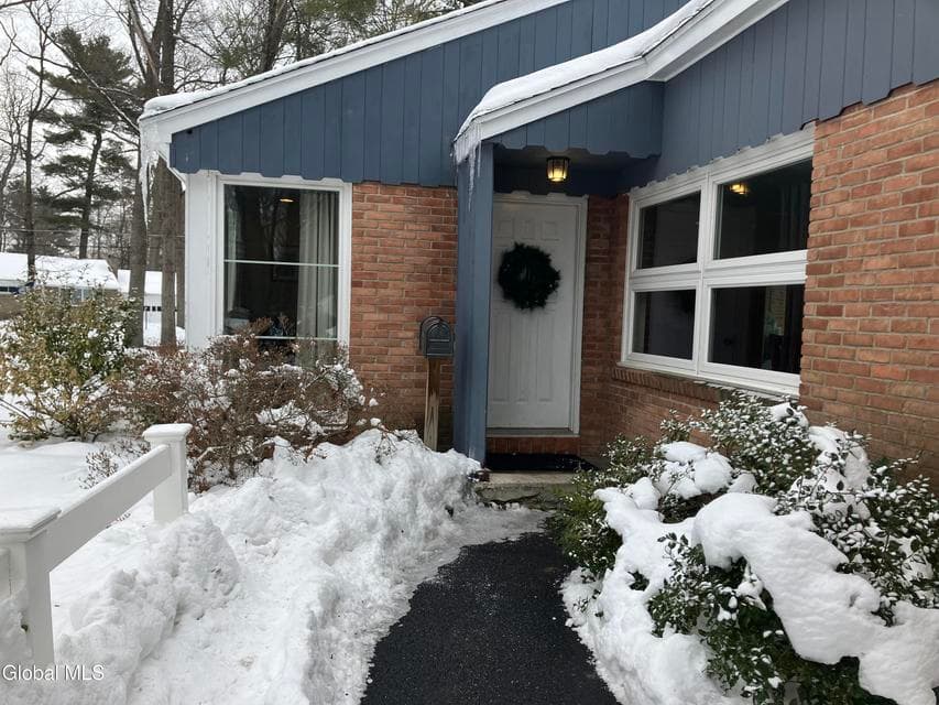 34 Saratoga Drive, photo 3