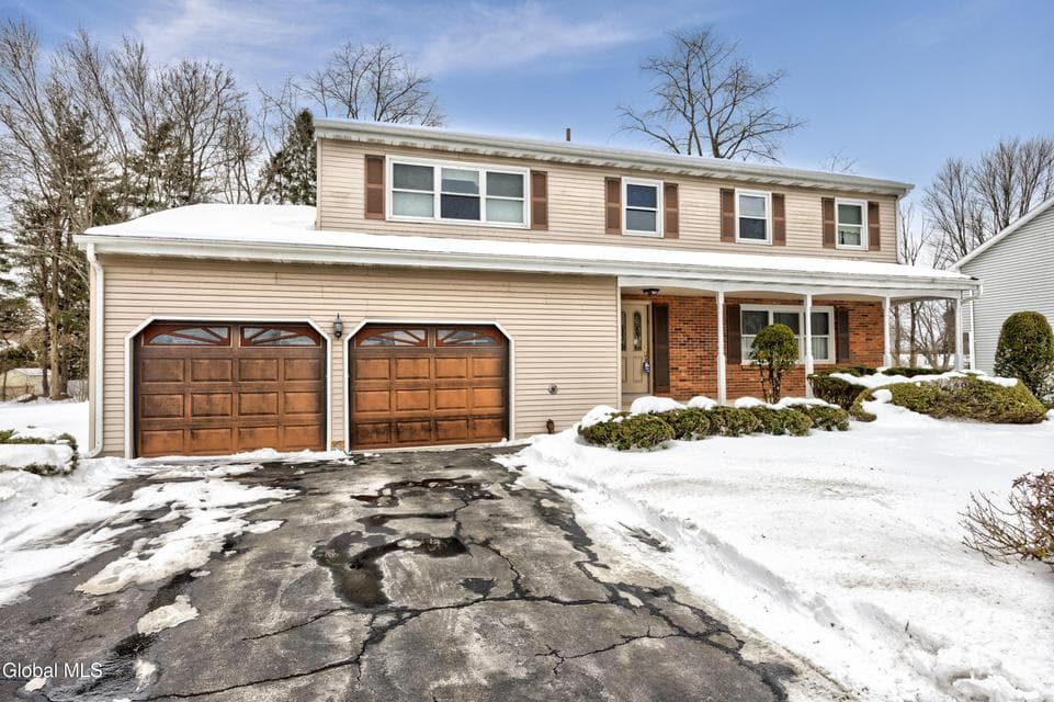 56 Alpine Drive, photo 1
