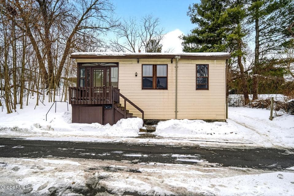 8 Caldwell Street, Albany, NY 12208, photo 1