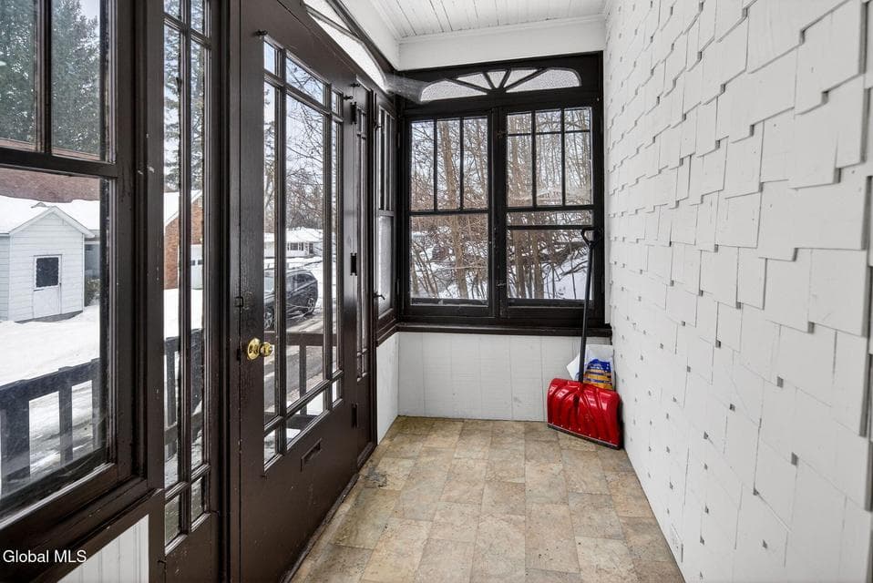 8 Caldwell Street, Albany, NY 12208, photo 2
