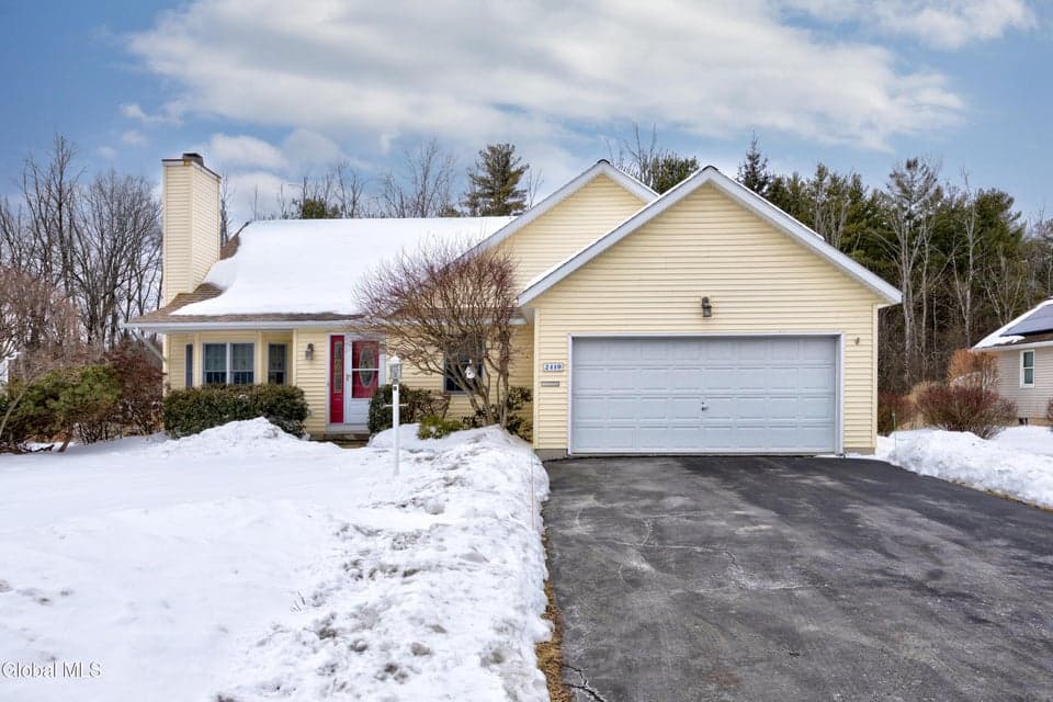 2410 Parkville Place, Niskayuna, NY 12309, photo 1