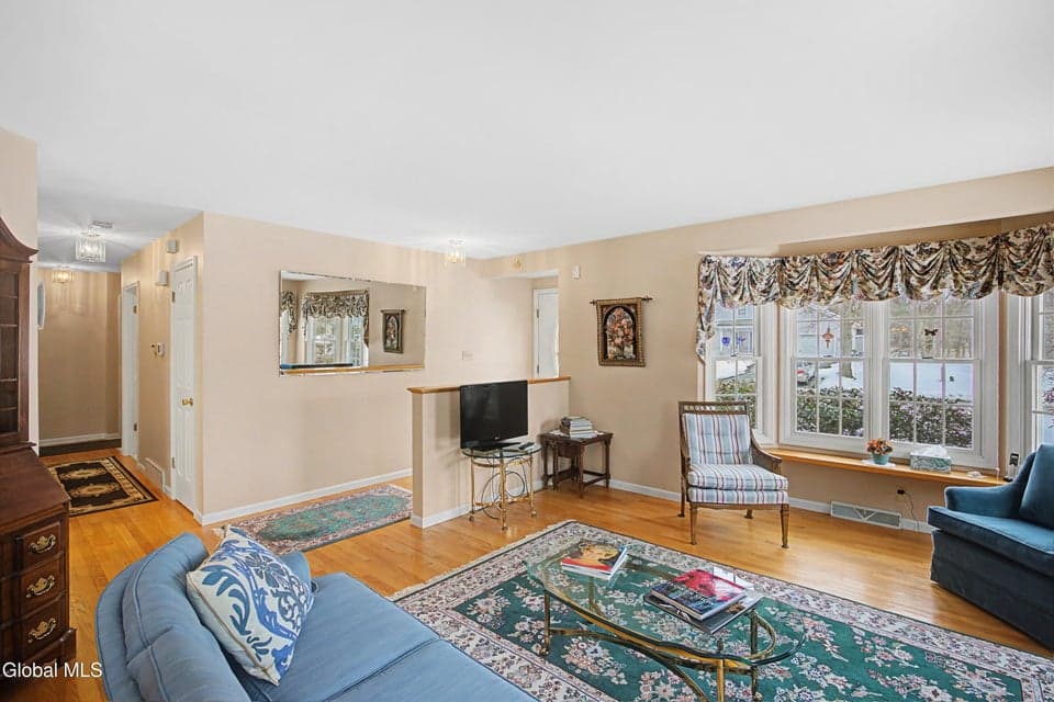 2410 Parkville Place, Niskayuna, NY 12309, photo 5