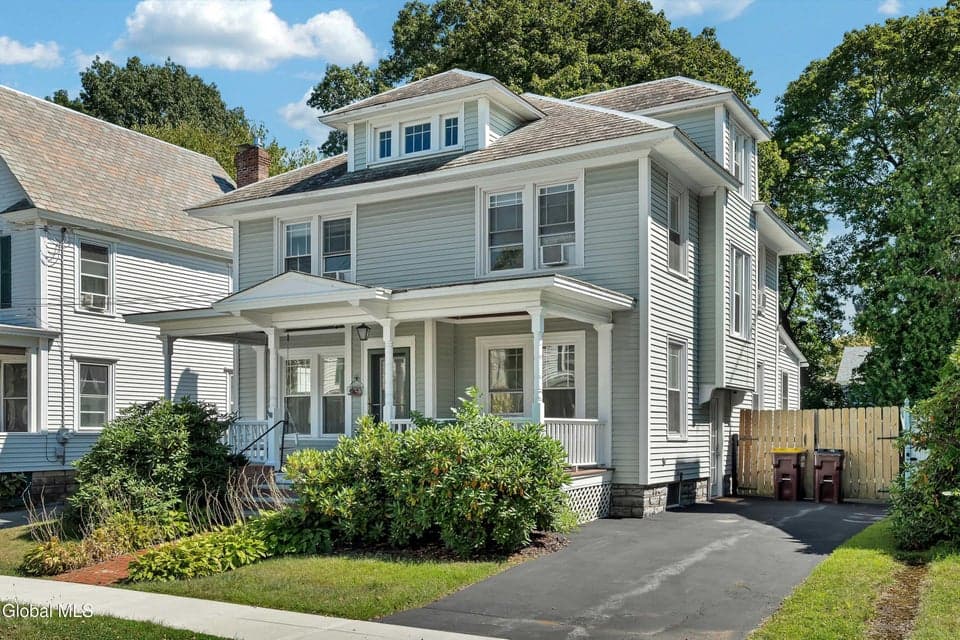 40 Grant Avenue, photo 2