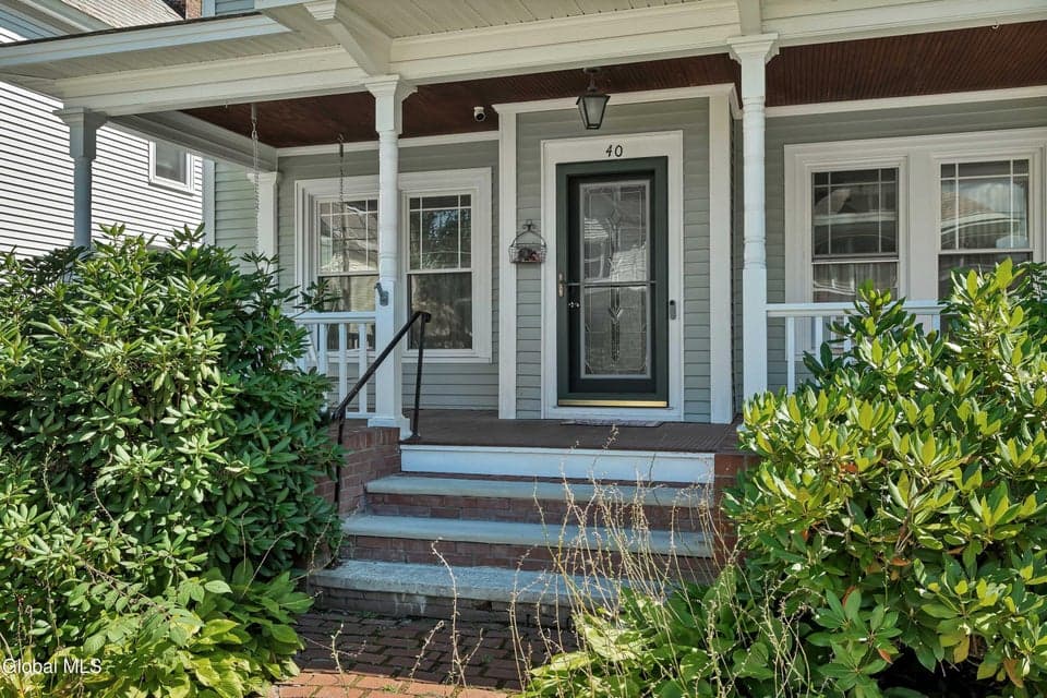 40 Grant Avenue, photo 3