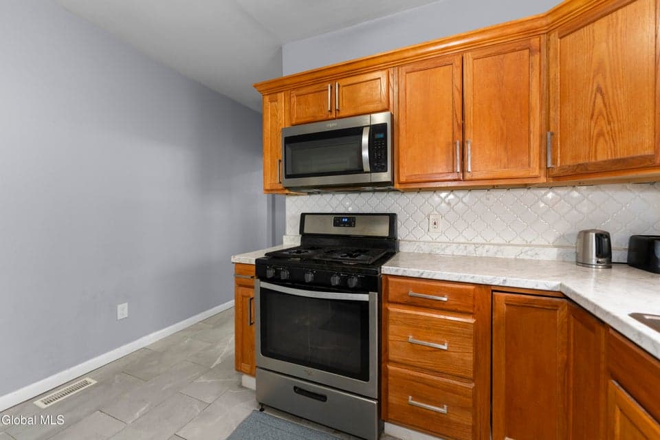 118 Degraff Street, photo 4