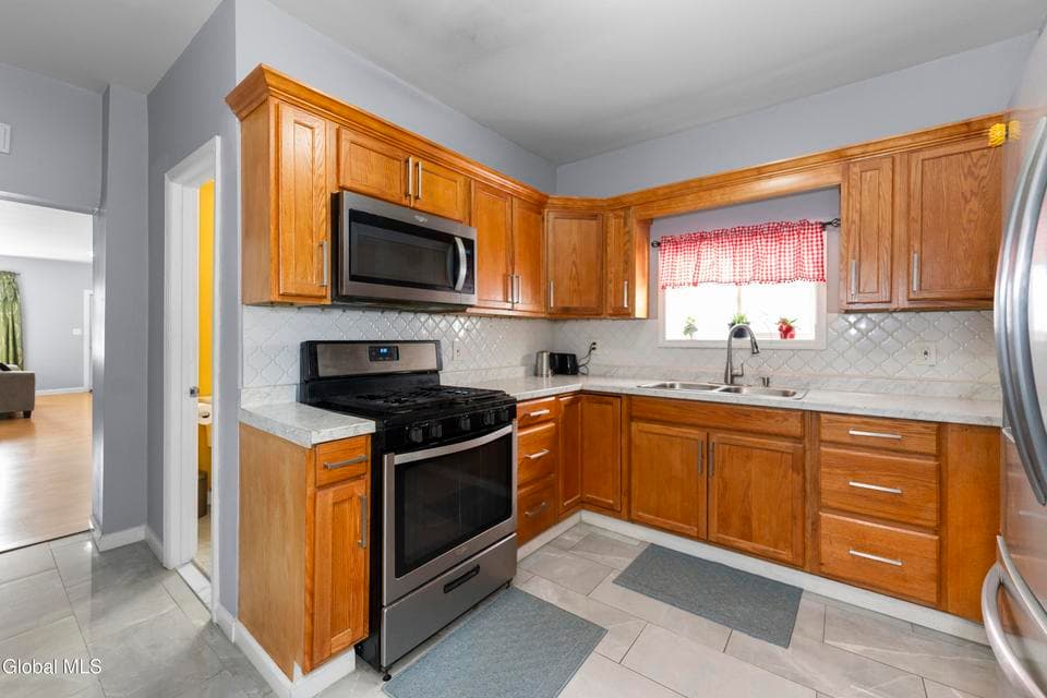 118 Degraff Street, photo 3