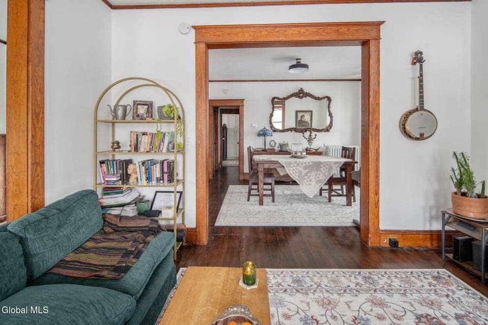 9 Mereline Avenue, Albany, NY, photo 3