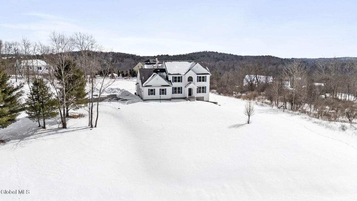 62 Park Ridge Drive, photo 2