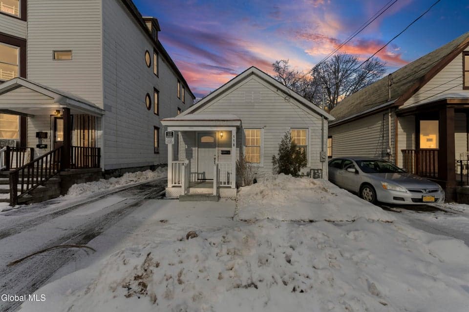 118 Degraff Street, photo 1