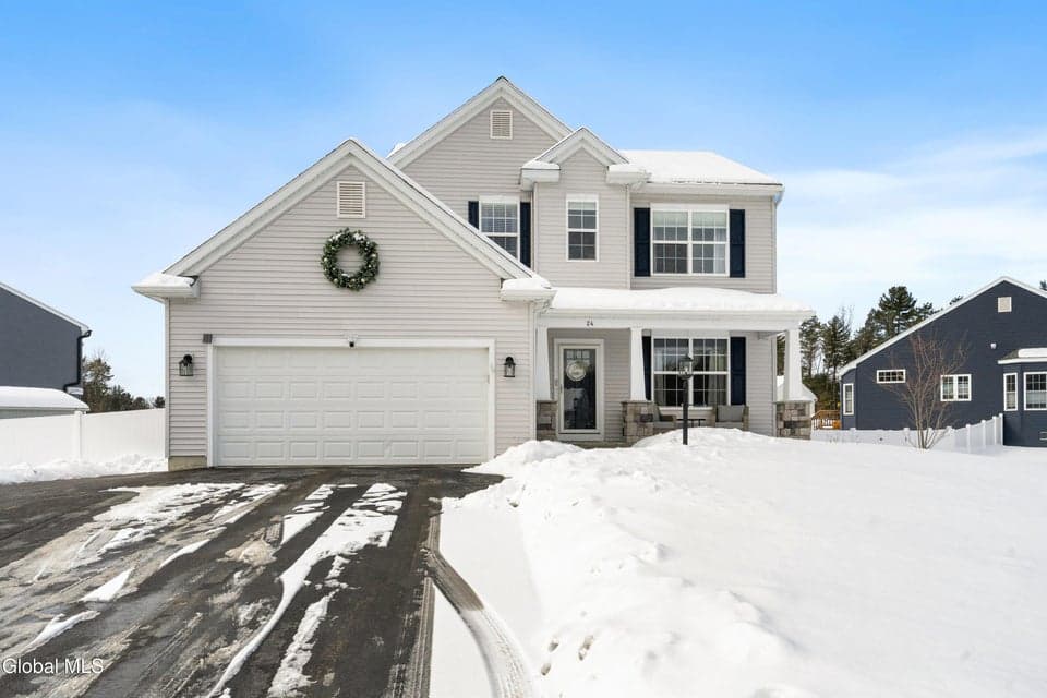 24 Winterberry Lane, photo 1