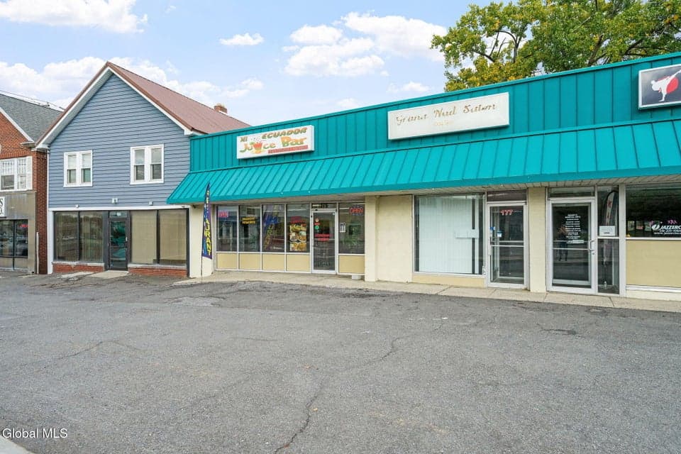 175-179 Columbia Turnpike, photo 4