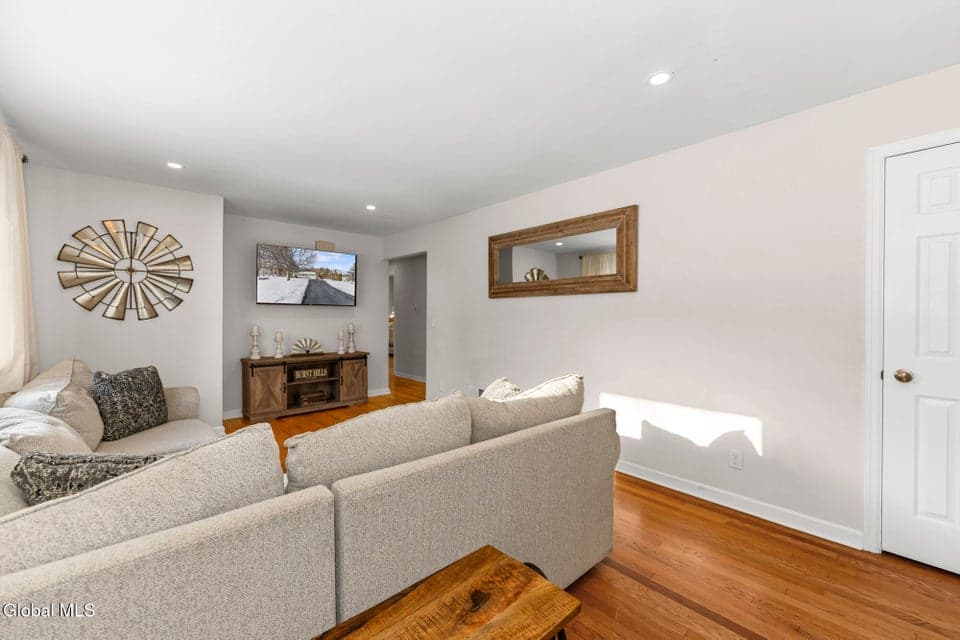 264 Lake Hill Road, photo 3