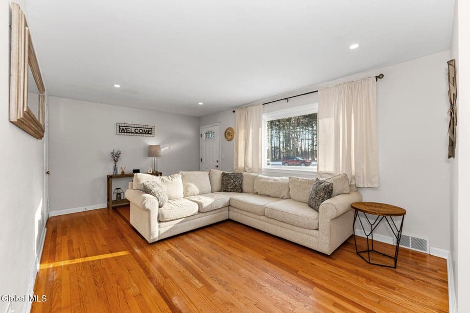 264 Lake Hill Road, photo 5