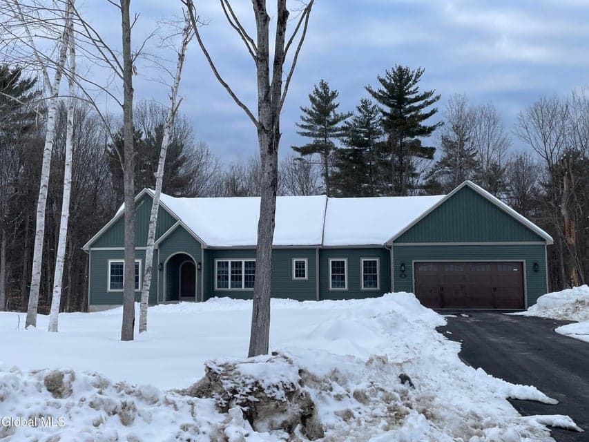 54 Burnham Road, photo 1