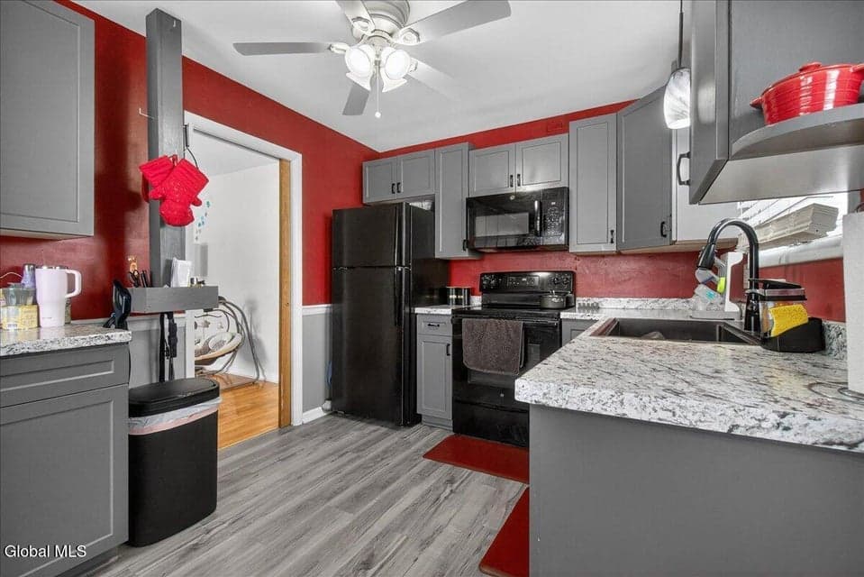 37 Hillcrest Avenue, photo 2