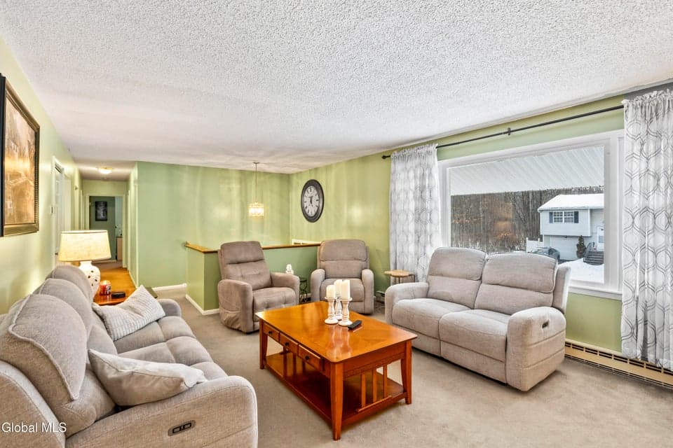 84 S Amherst Avenue, Colonie, NY, photo 4