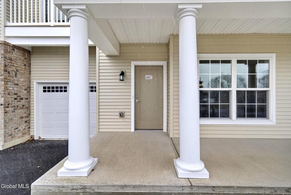 607 Vly Pointe Drive, photo 3