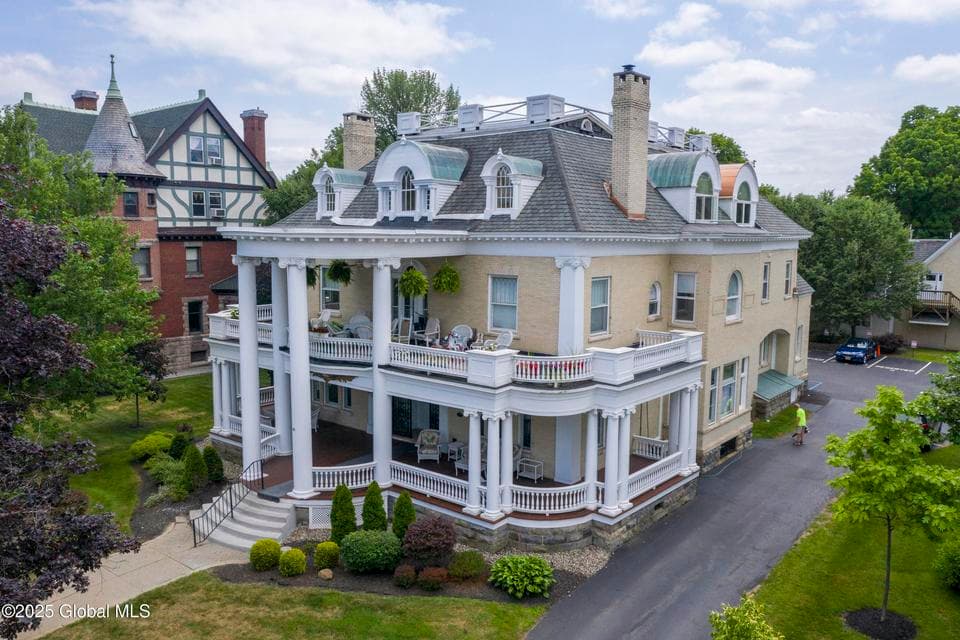 48 Union Avenue, 1, Saratoga Springs, Inside, NY 12866