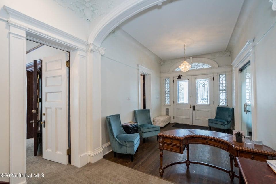 48 Union Avenue, photo 4
