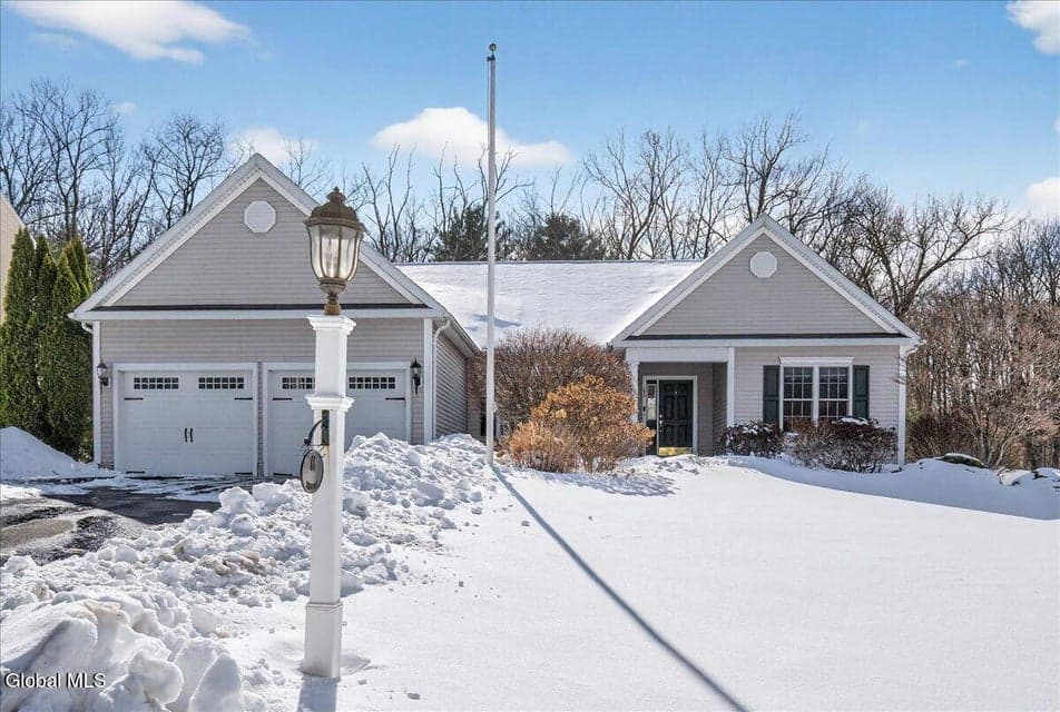 66 Shinnecock Hills Drive, Colonie, NY 12205, photo 3