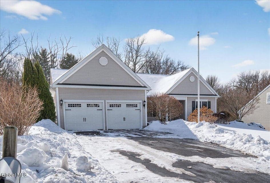 66 Shinnecock Hills Drive, Colonie, NY 12205, photo 5