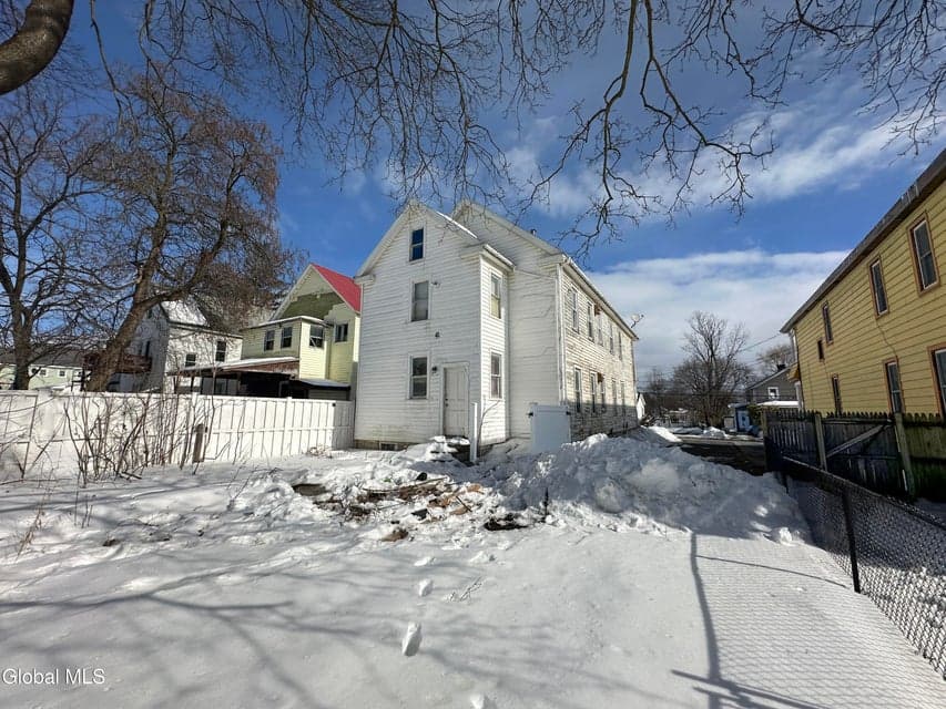 45-47 Van Buren Avenue, photo 3
