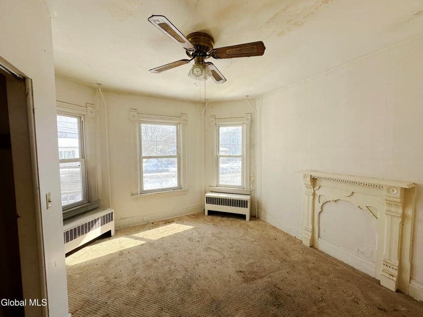 45-47 Van Buren Avenue, photo 4