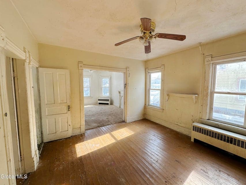 45-47 Van Buren Avenue, photo 5