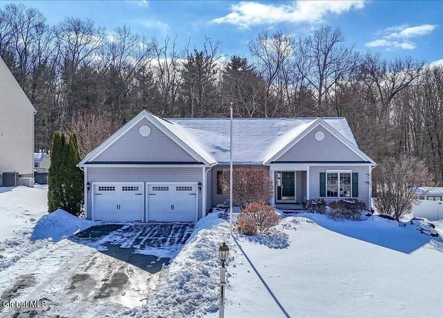 66 Shinnecock Hills Drive, Colonie, NY 12205, photo 2