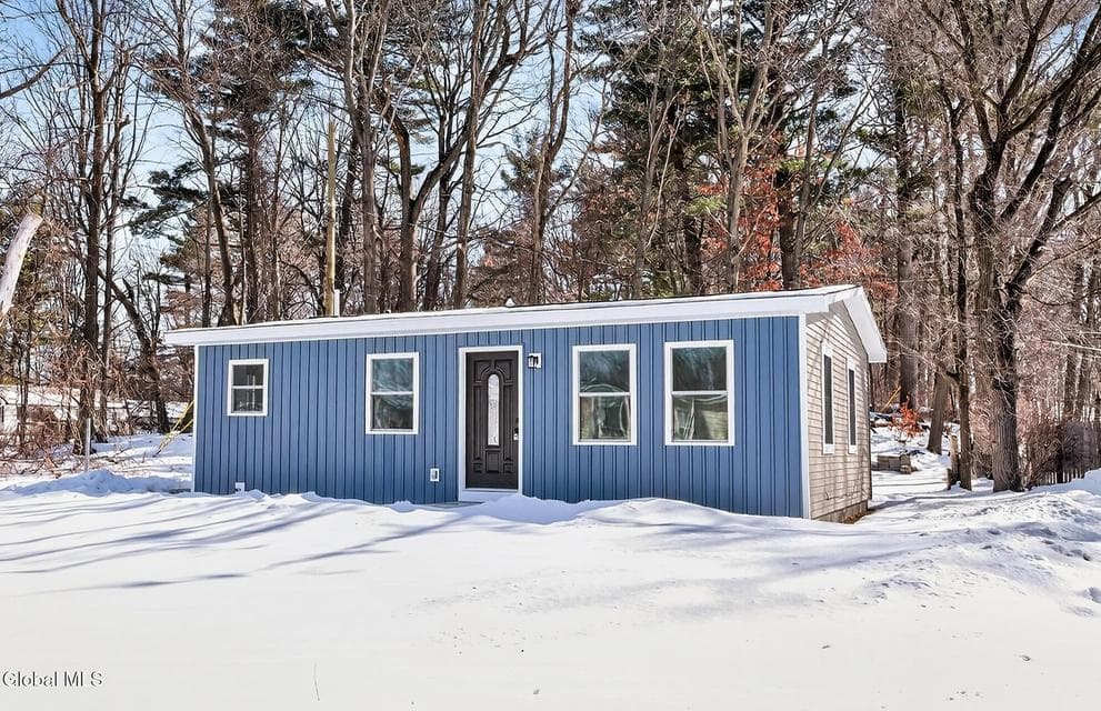 40 Sherwood Drive, Colonie, NY, photo 1