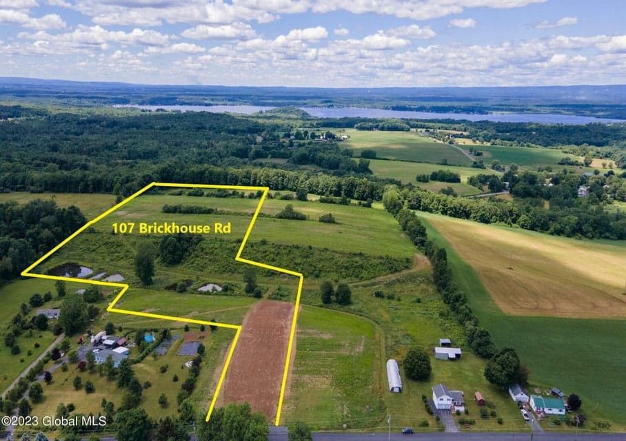 107 Brickhouse Road, photo 1