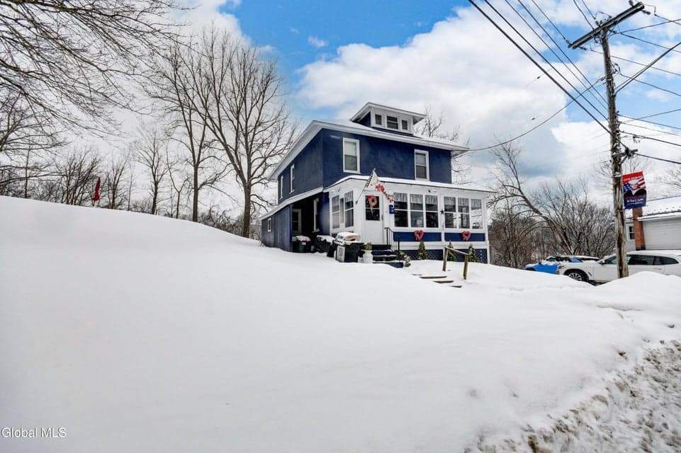 178 Moyer Street, photo 2