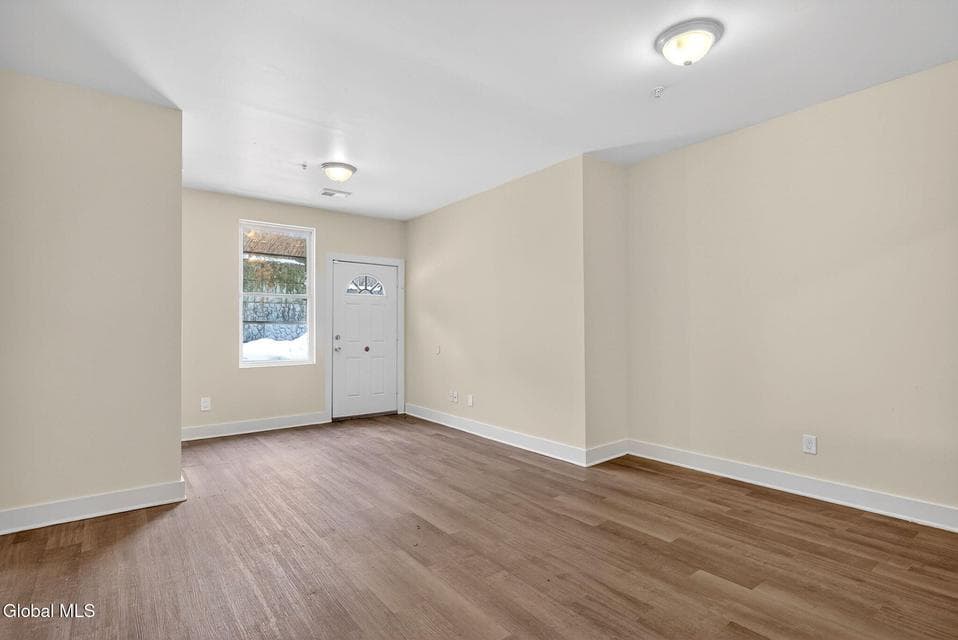 38 Tyler Street, photo 2