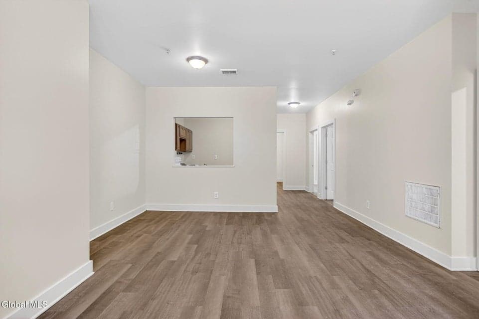 38 Tyler Street, photo 3