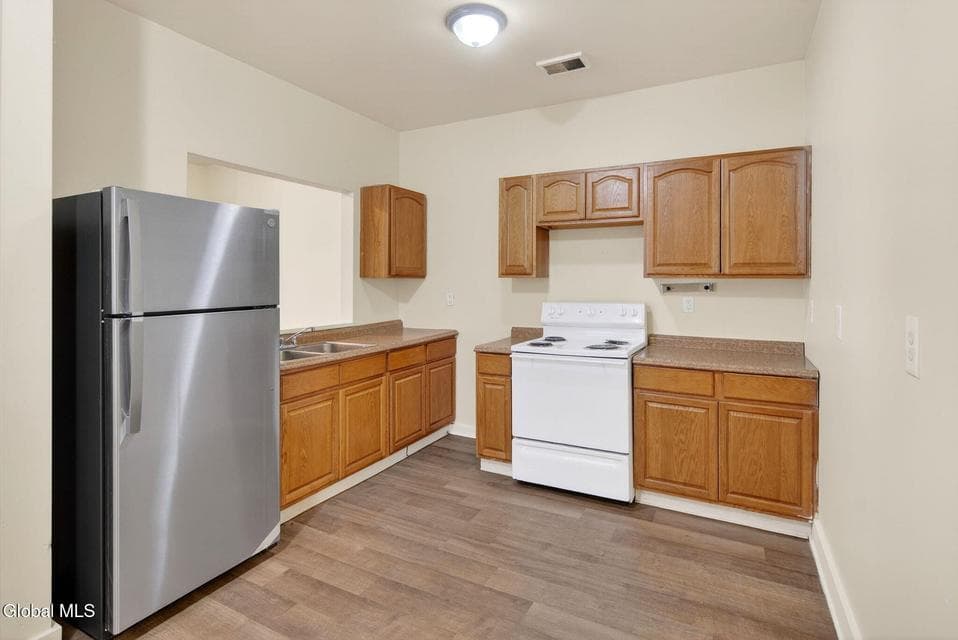 38 Tyler Street, photo 4