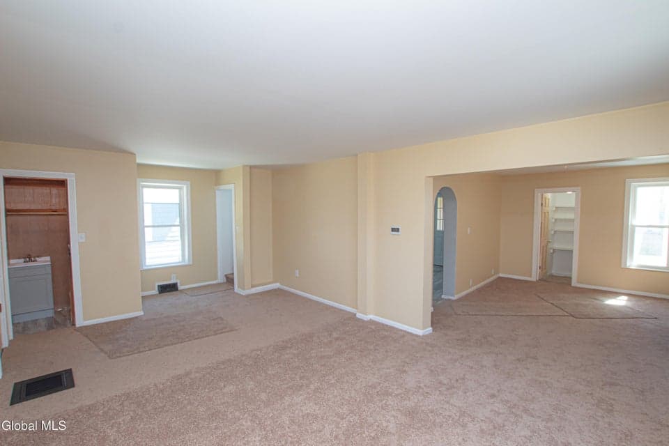 18 Newman Street, Gloversville, NY, photo 5