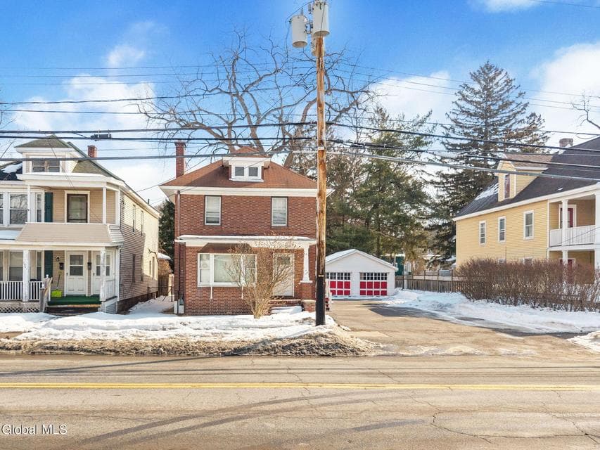 1905 Hamburg Street, photo 1