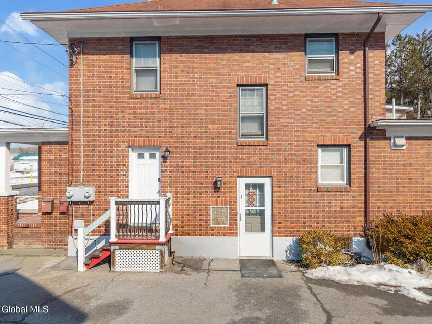 1905 Hamburg Street, photo 4