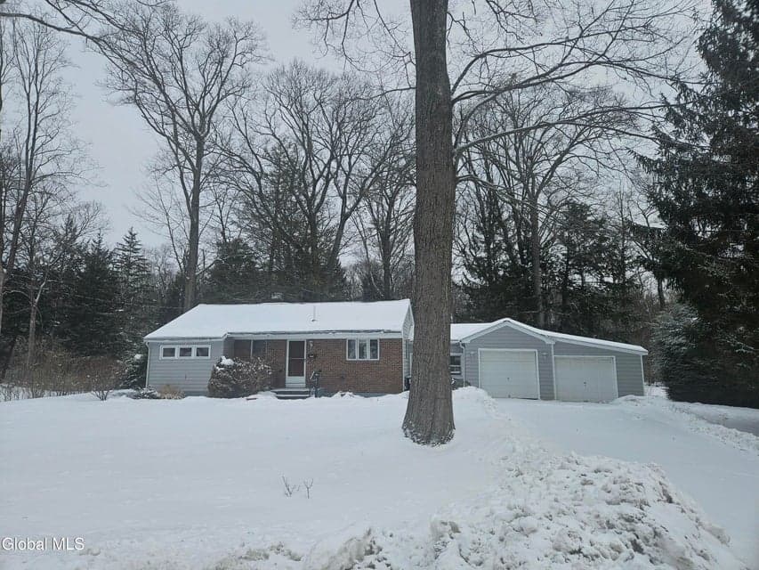 65 Woodside Drive, photo 1