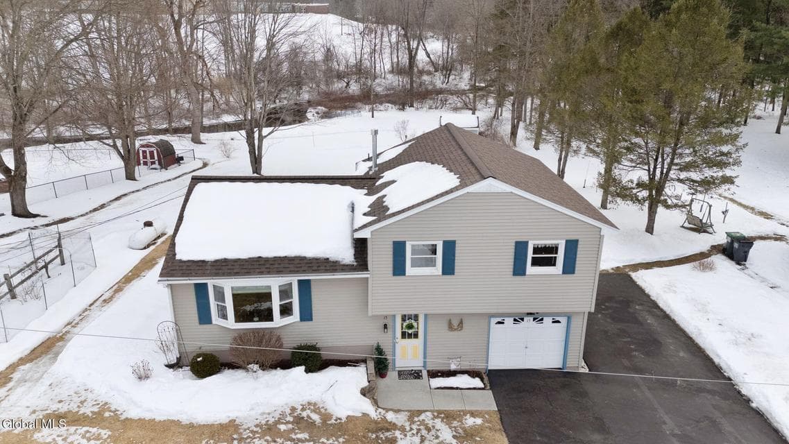 15 McClellan Drive, photo 1