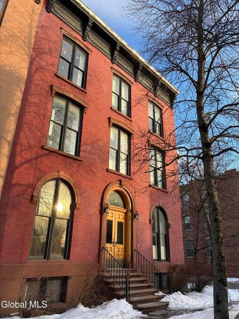 156 First Street, photo 1