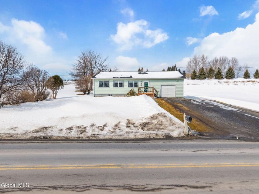 561 Grovenors Corners Road, photo 2