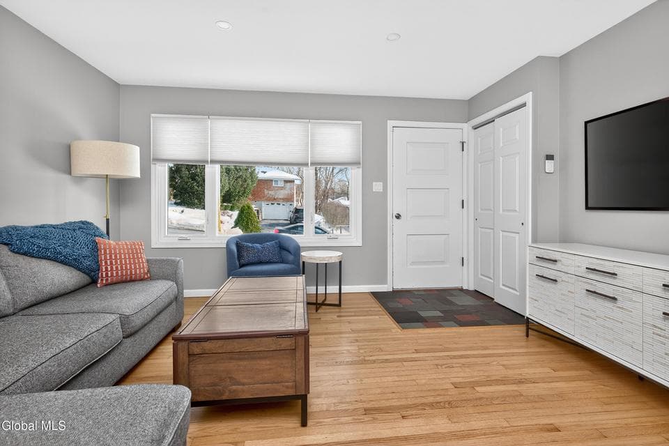 72 Pinehurst Avenue, Albany, NY 12203, photo 2