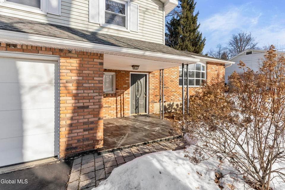 53 Fairlawn Drive, photo 2